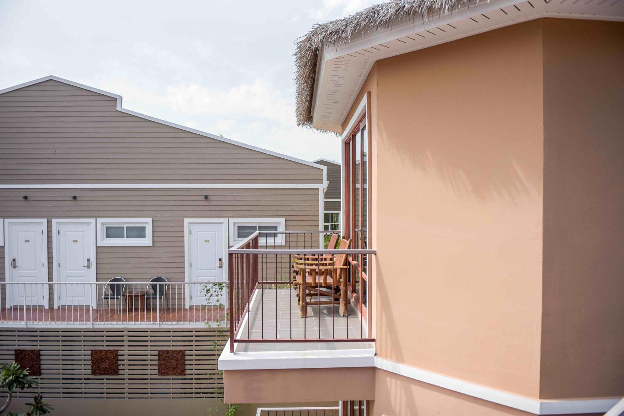 Seaman Resort Haad Chao Samran Esterno foto